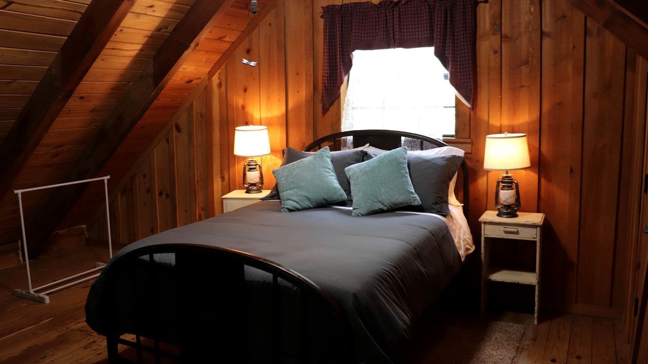 Photo of Bedroom in Pleasant Grove