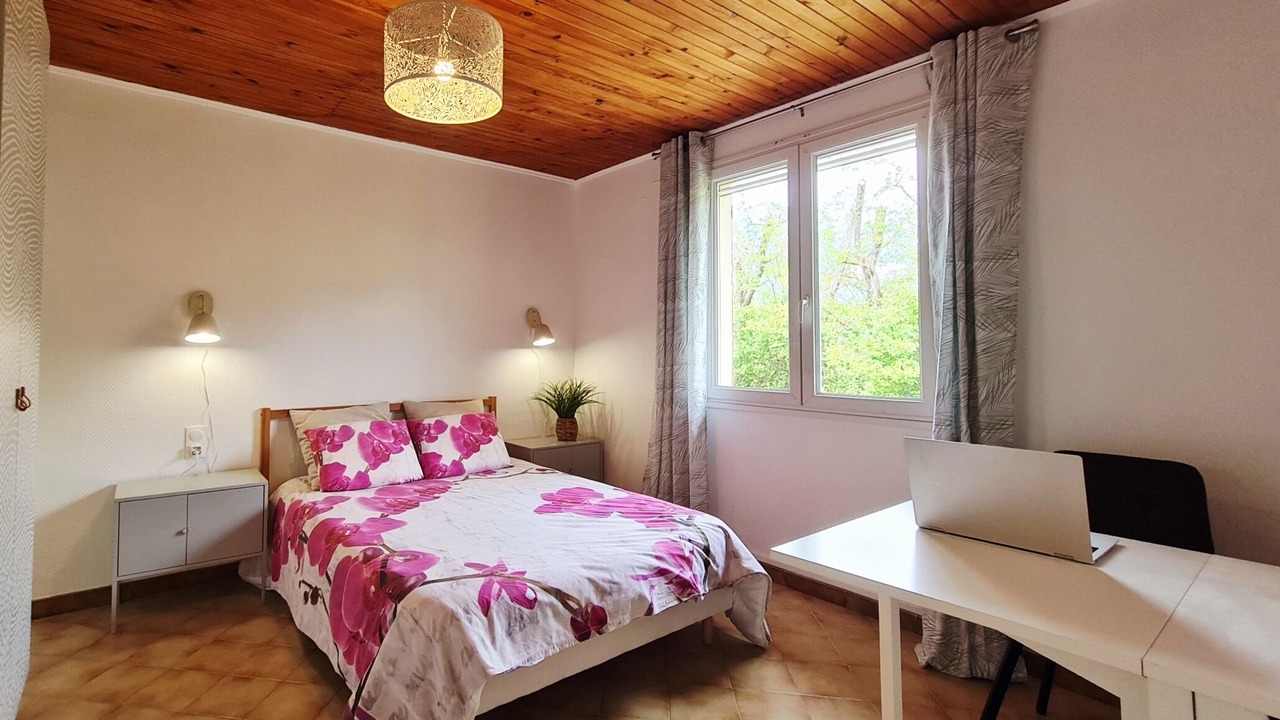 Photo of Bedroom in Banon