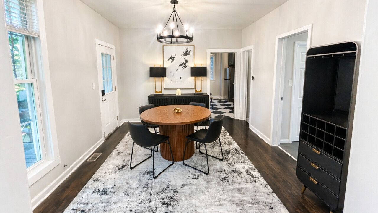 Photo of Livingroom in Lakeview