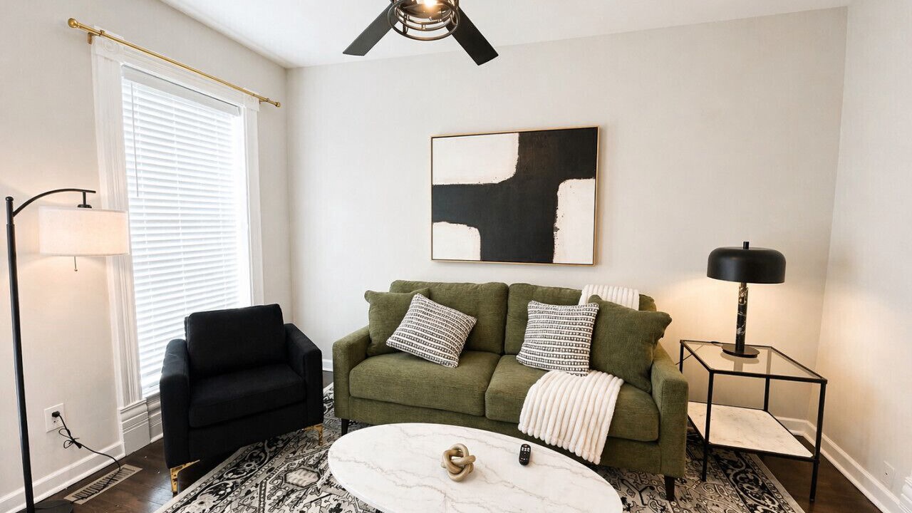 Photo of Livingroom in Lakeview