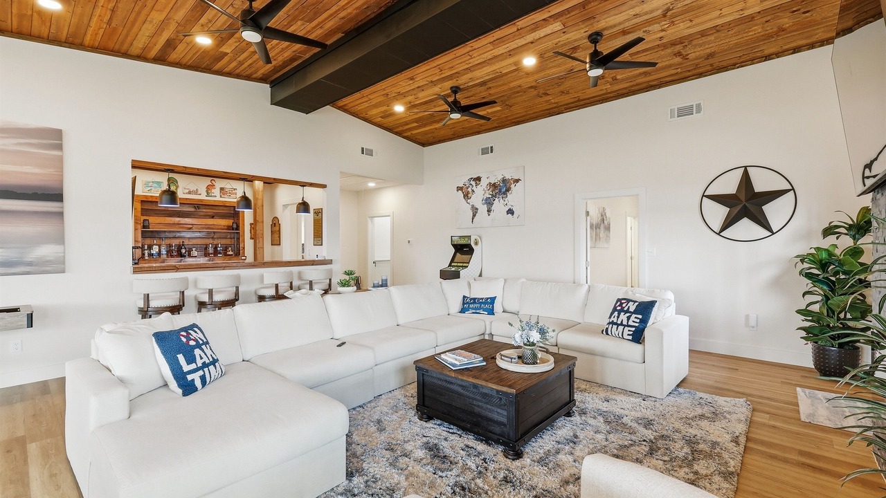 Photo of Livingroom in Graford