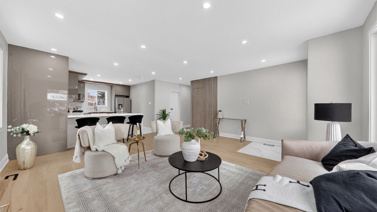 Photo of Livingroom in Woburn