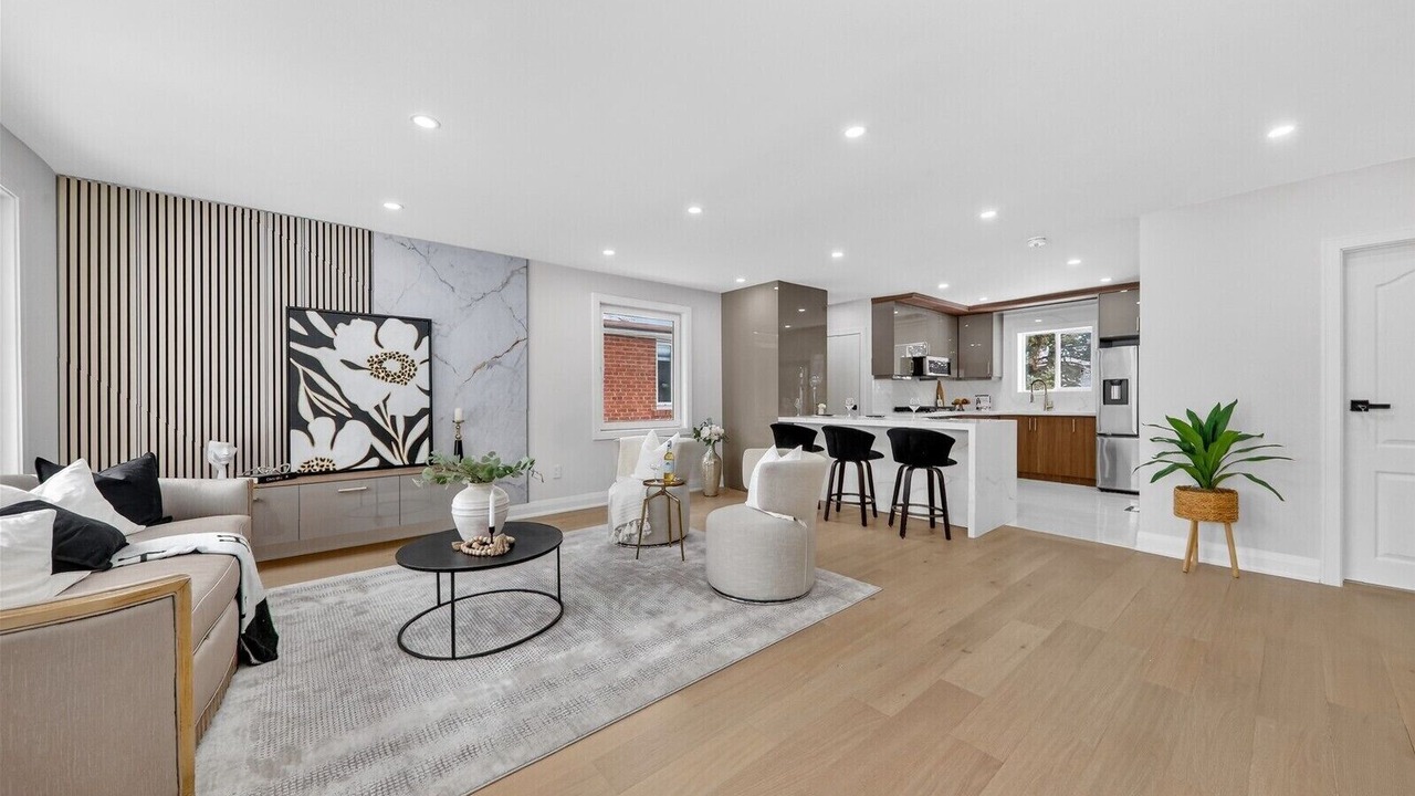 Photo of Livingroom in Woburn