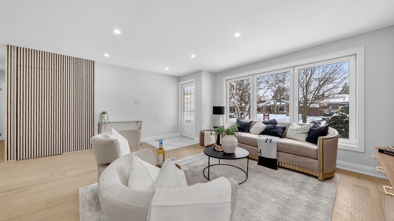 Photo of Livingroom in Woburn