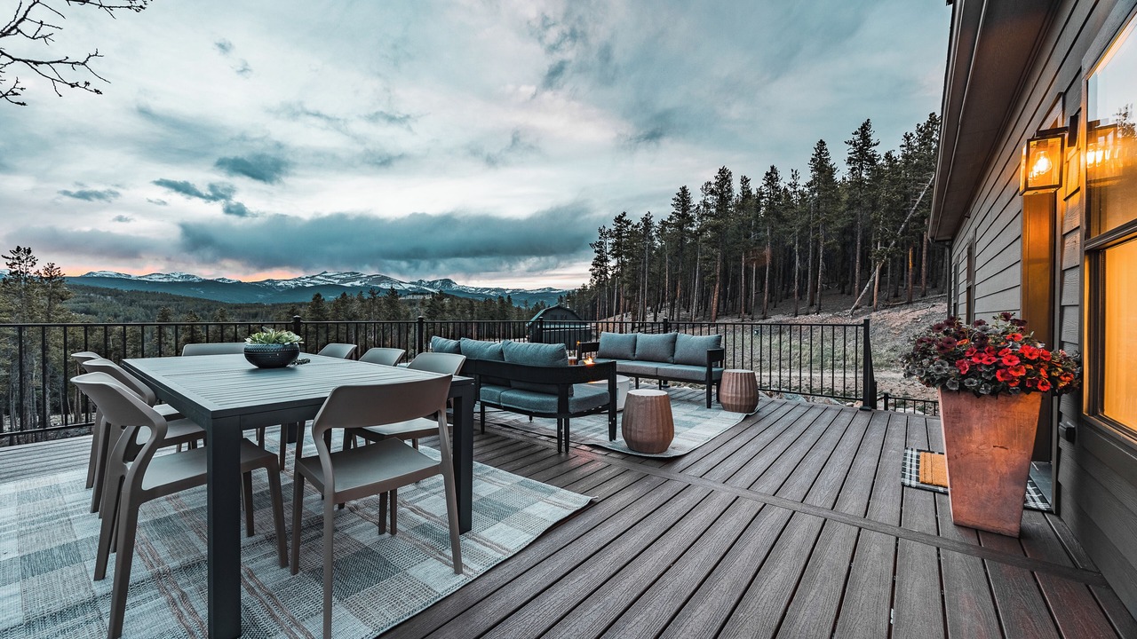 Photo of Outdoor in Black Hawk