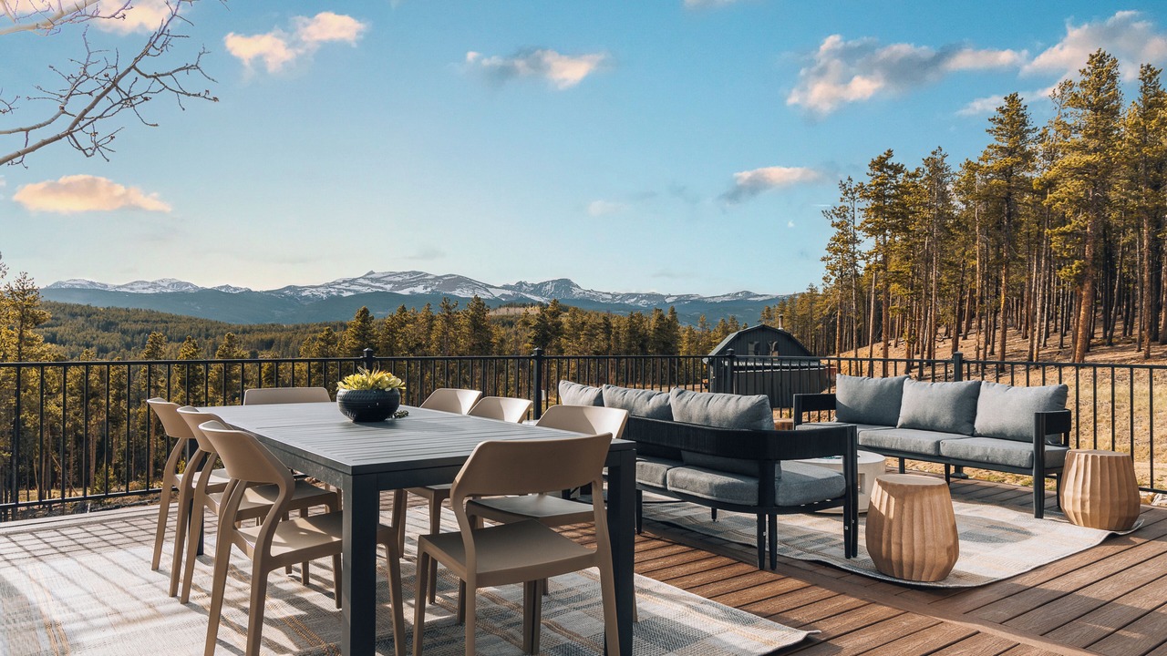 Photo of Outdoor in Black Hawk