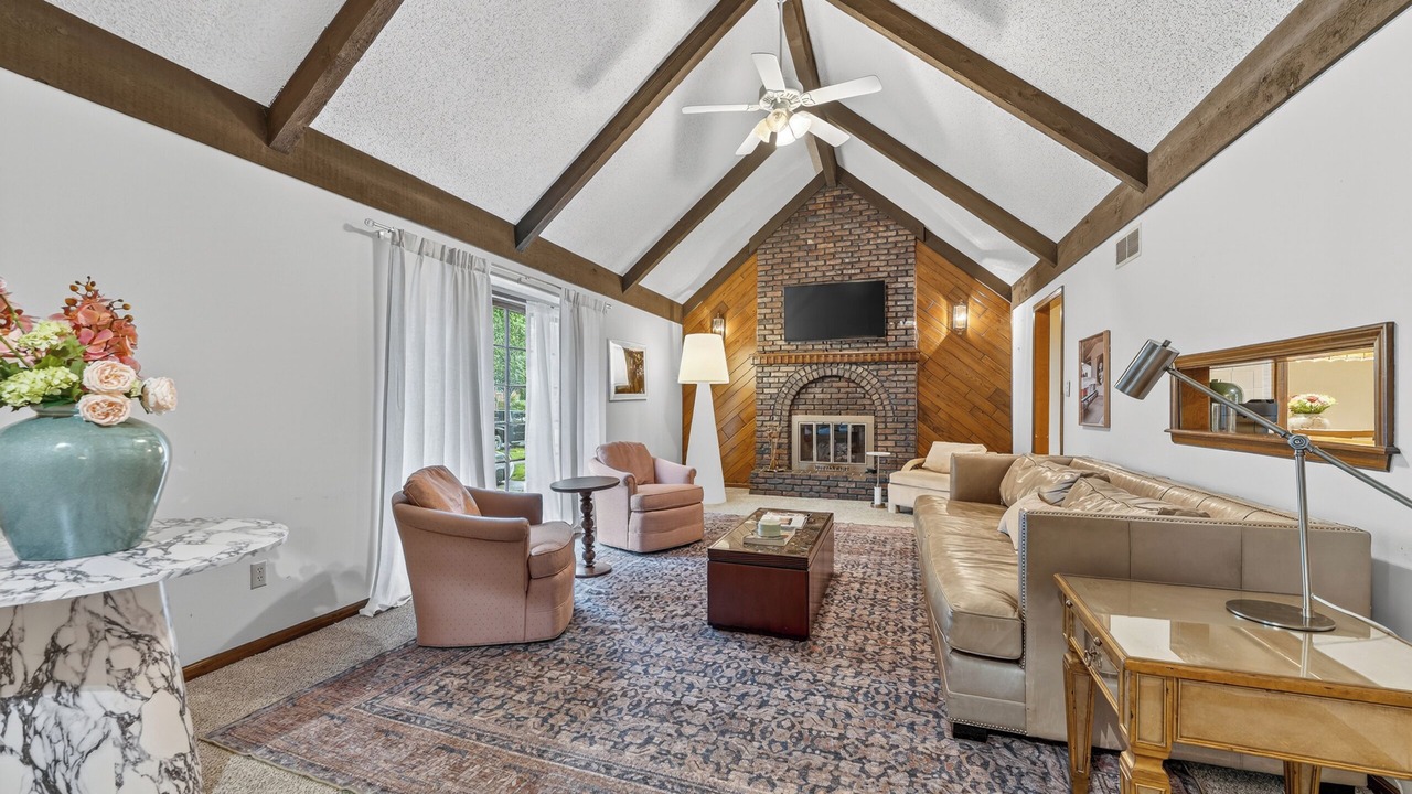 Photo of Bedroom in Blue Springs