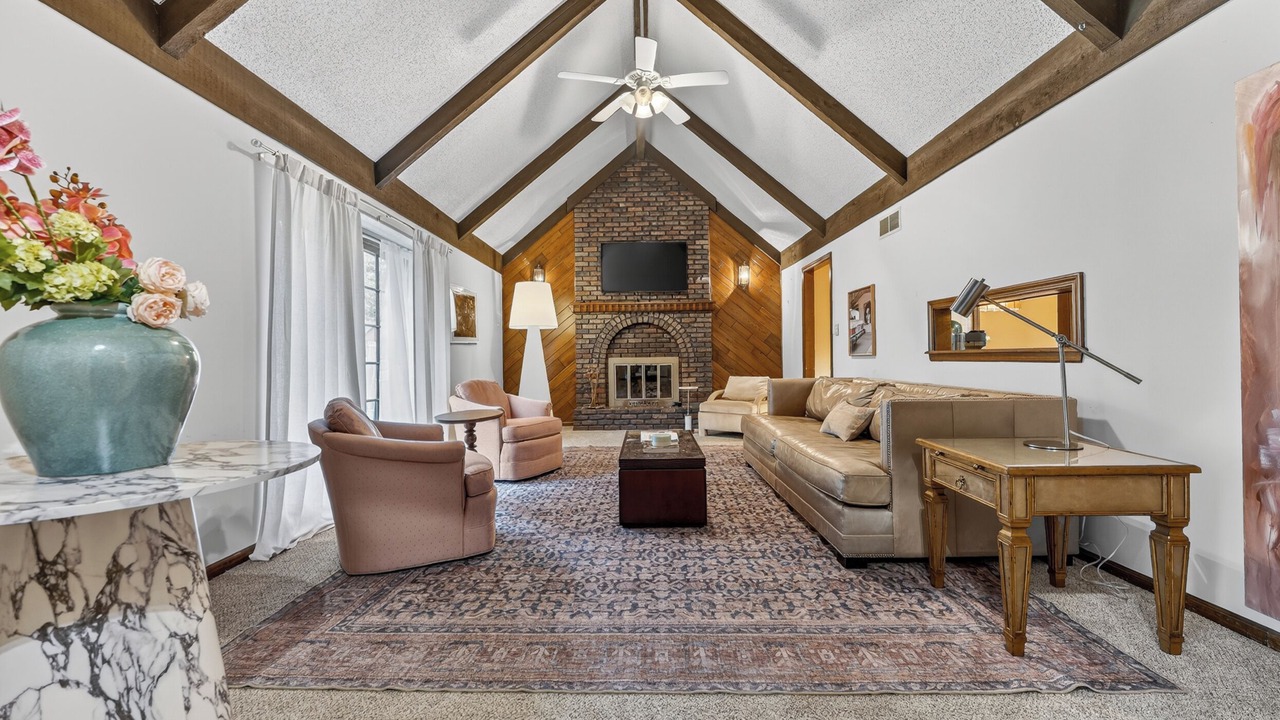 Photo of Livingroom in Blue Springs