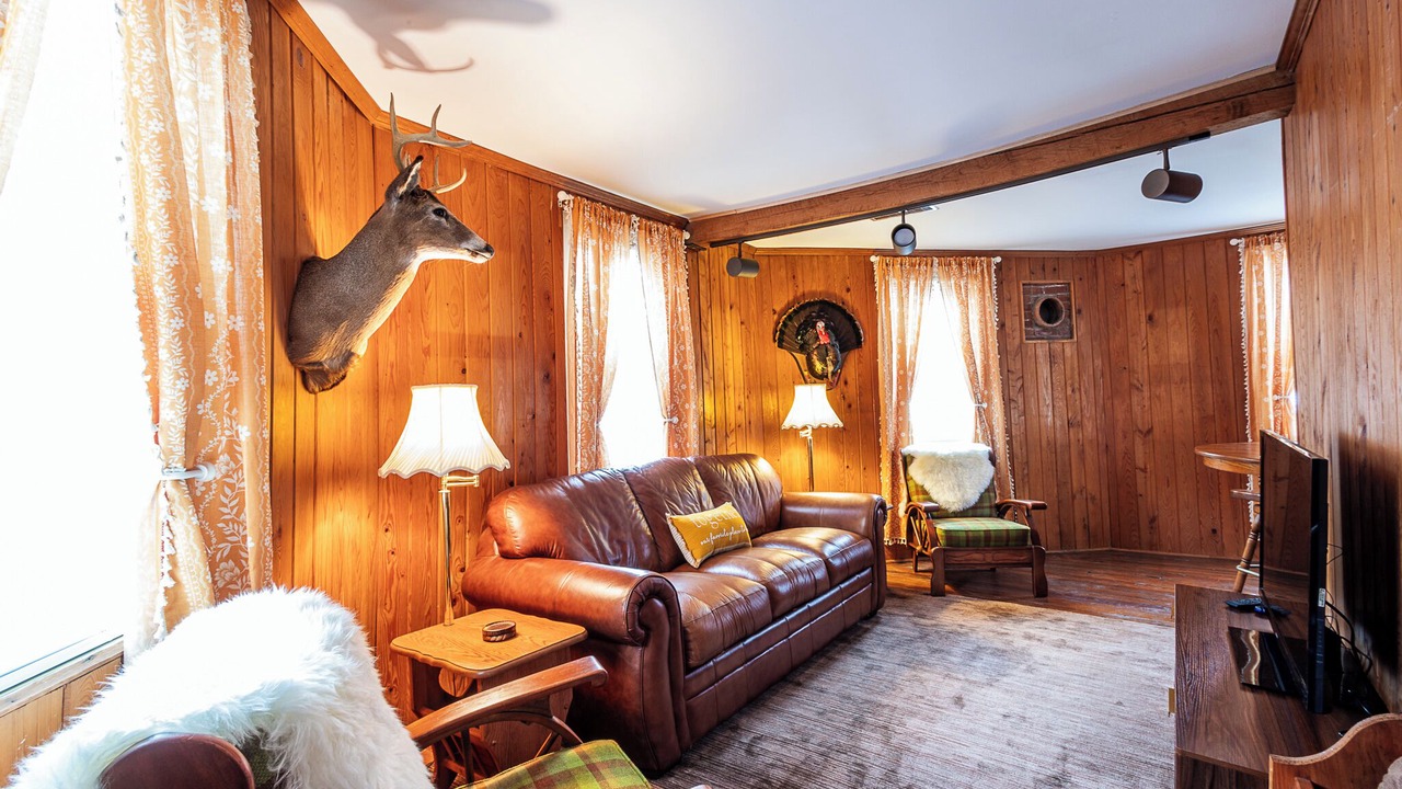 Photo of Bedroom in Benton