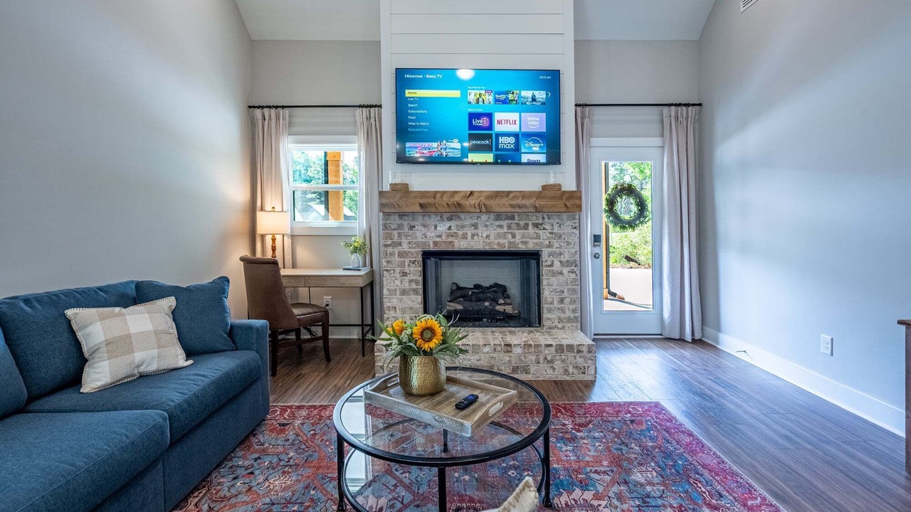 Photo of Livingroom in Emerson