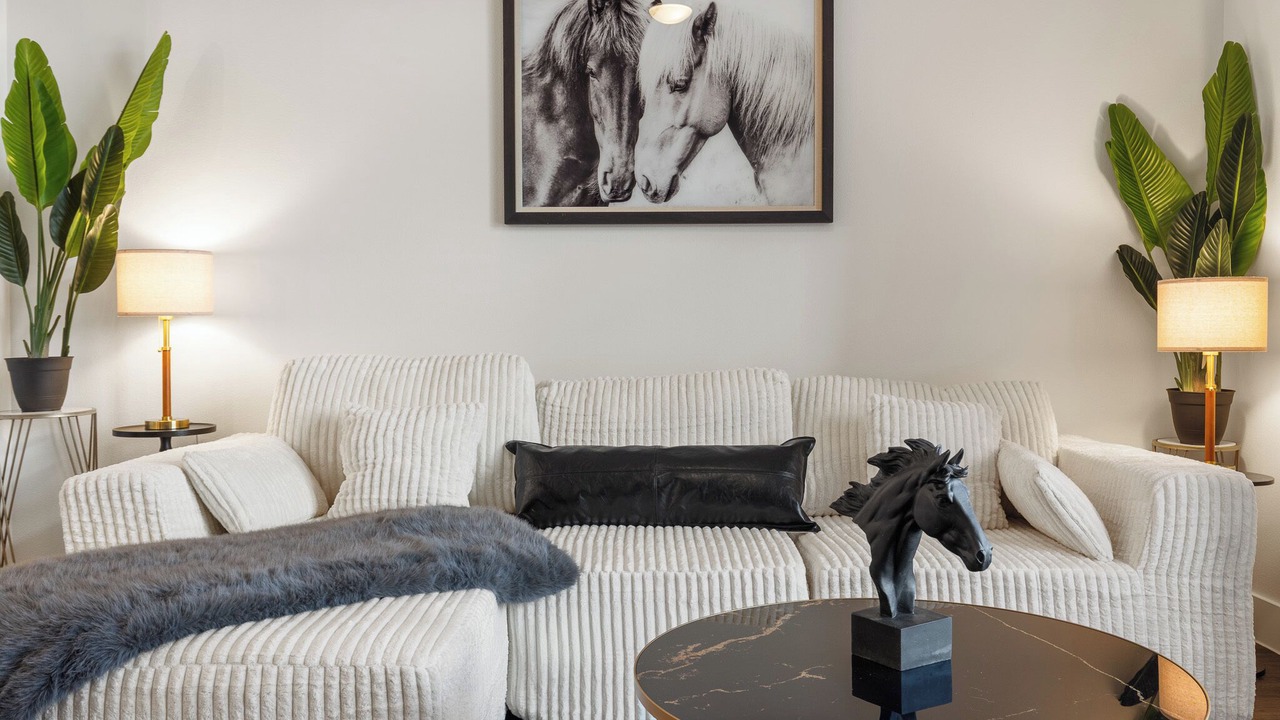 Photo of Livingroom in West Oak Hill