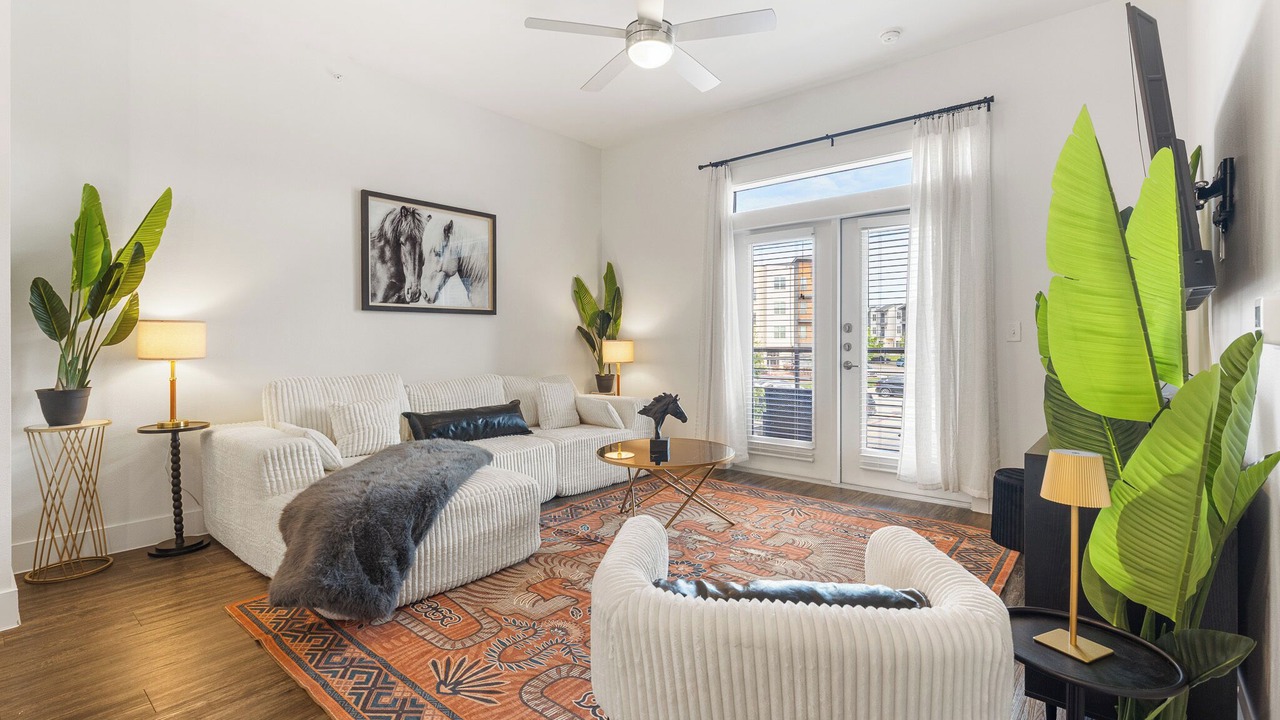 Photo of Livingroom in West Oak Hill