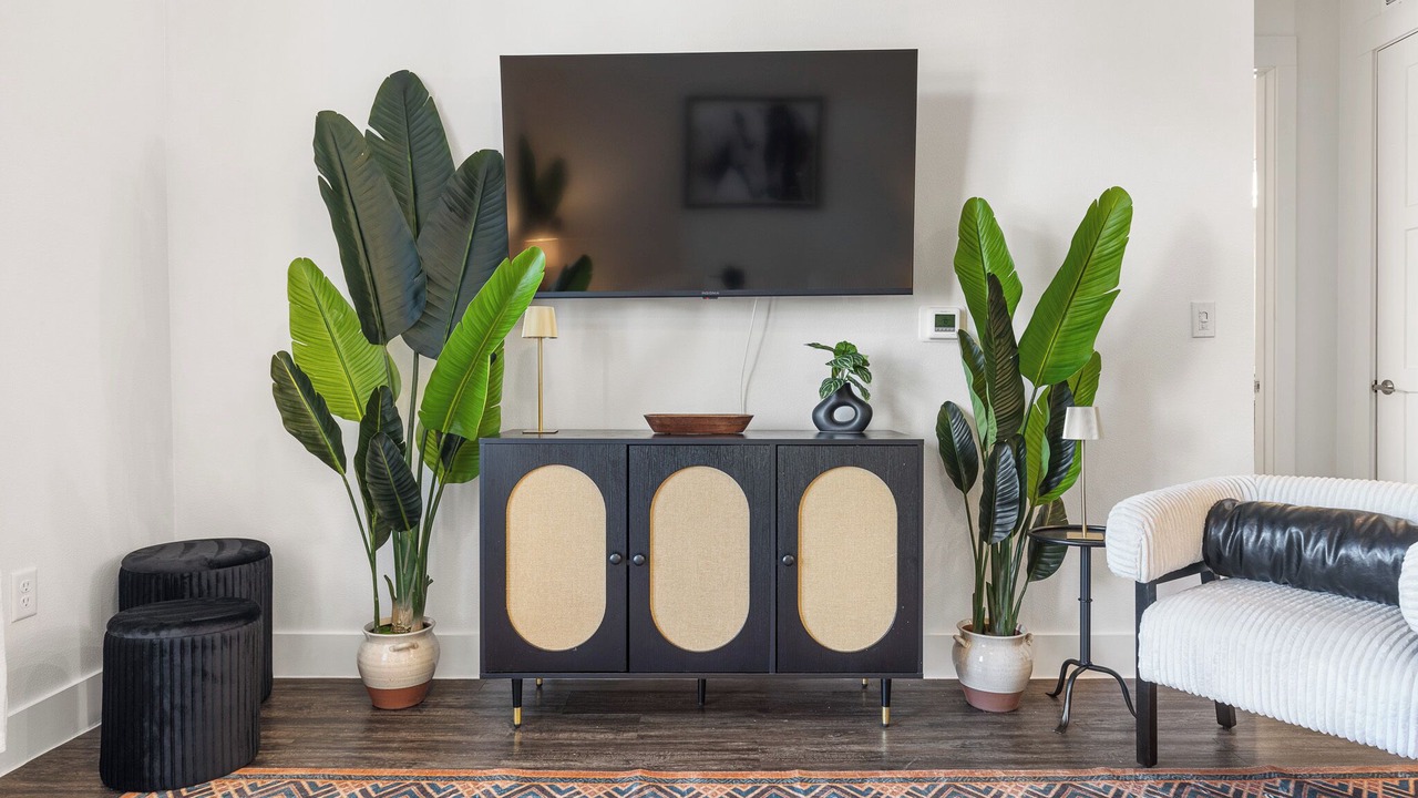 Photo of Livingroom in West Oak Hill