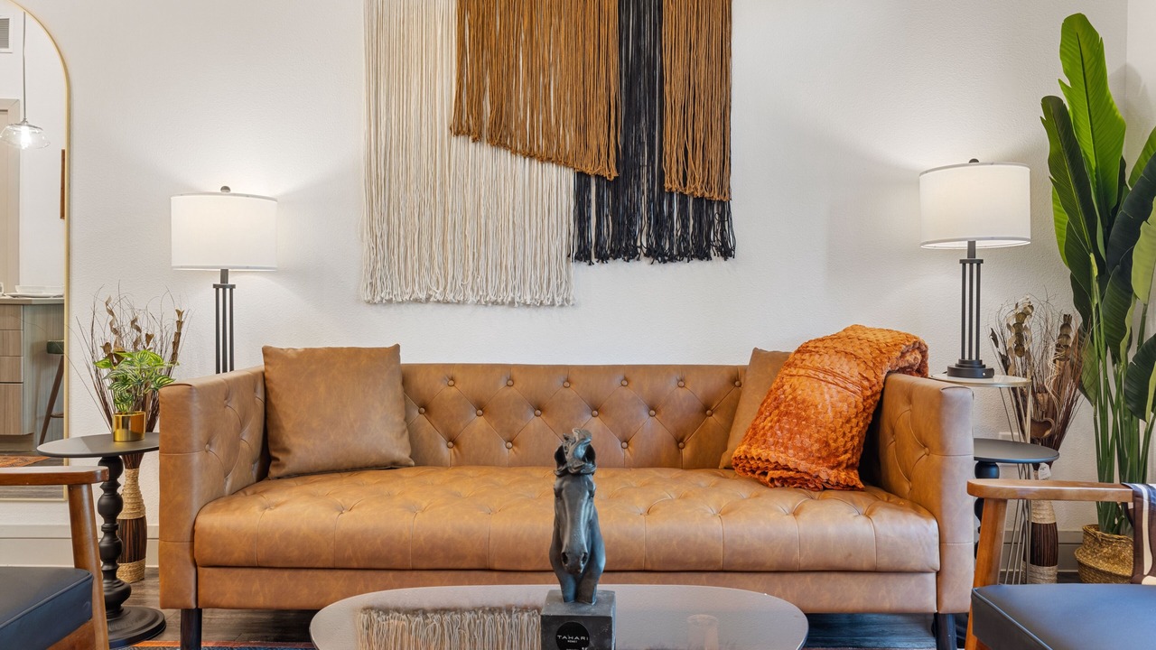 Photo of Livingroom in West Oak Hill