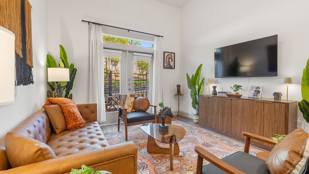 Photo of Livingroom in West Oak Hill