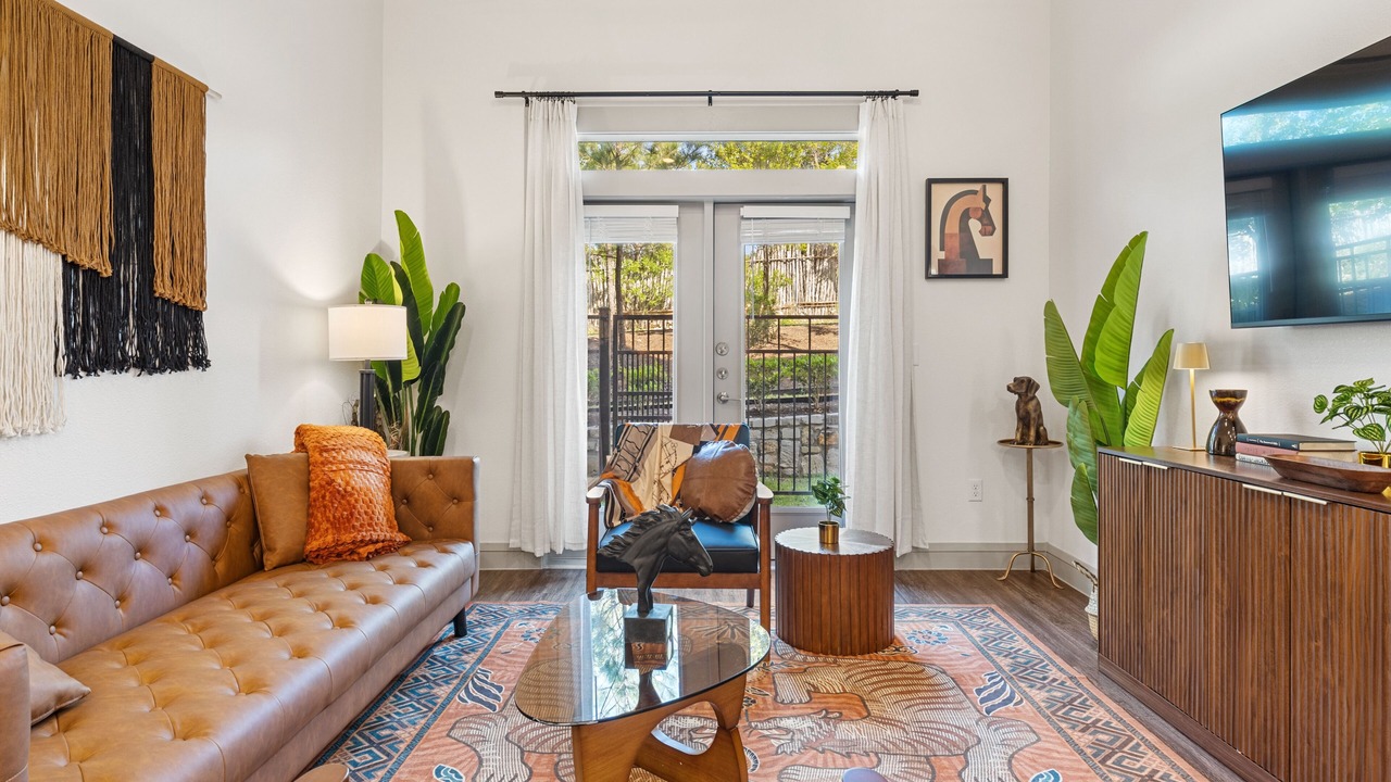 Photo of Livingroom in West Oak Hill