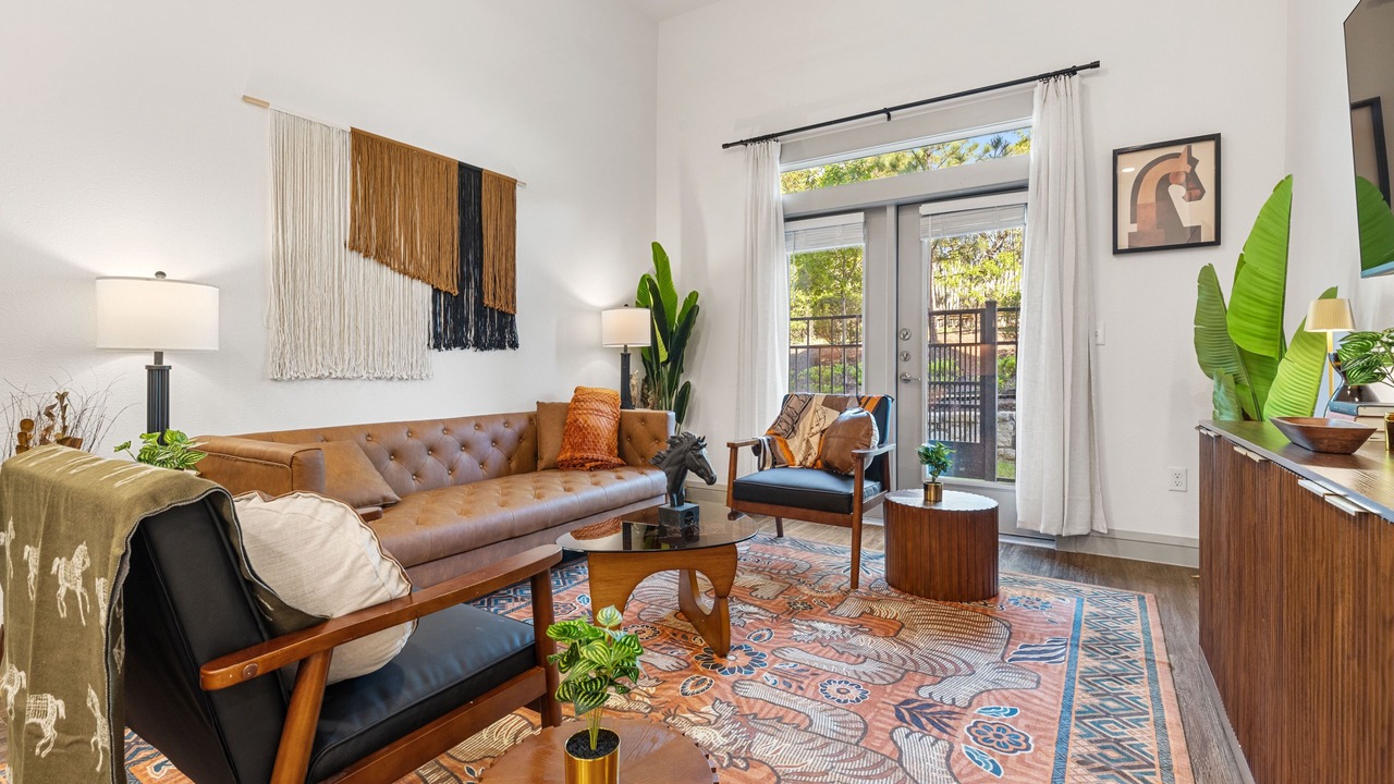 Photo of Livingroom in West Oak Hill