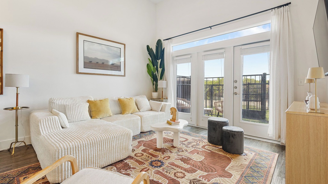 Photo of Livingroom in West Oak Hill