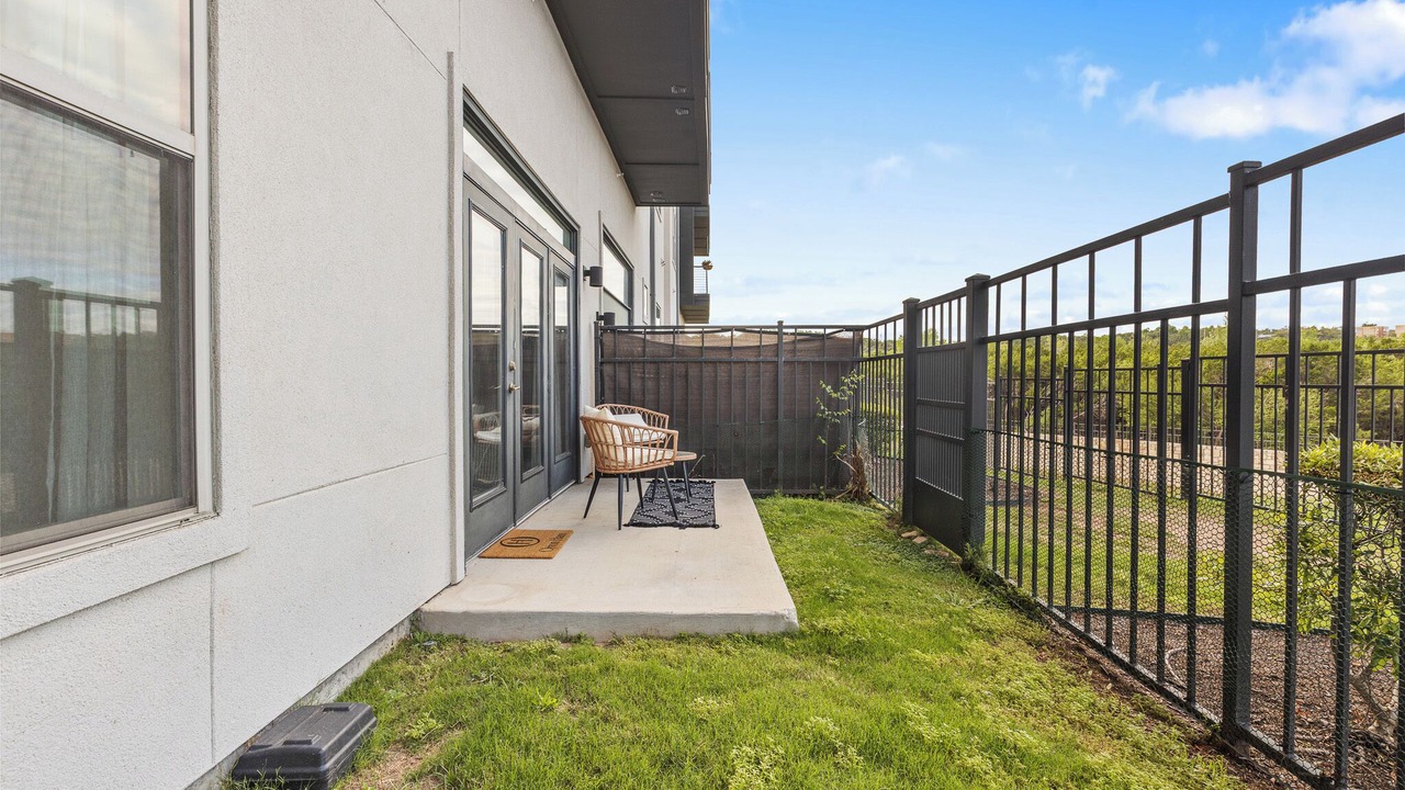 Photo of Patio Balcony in West Oak Hill