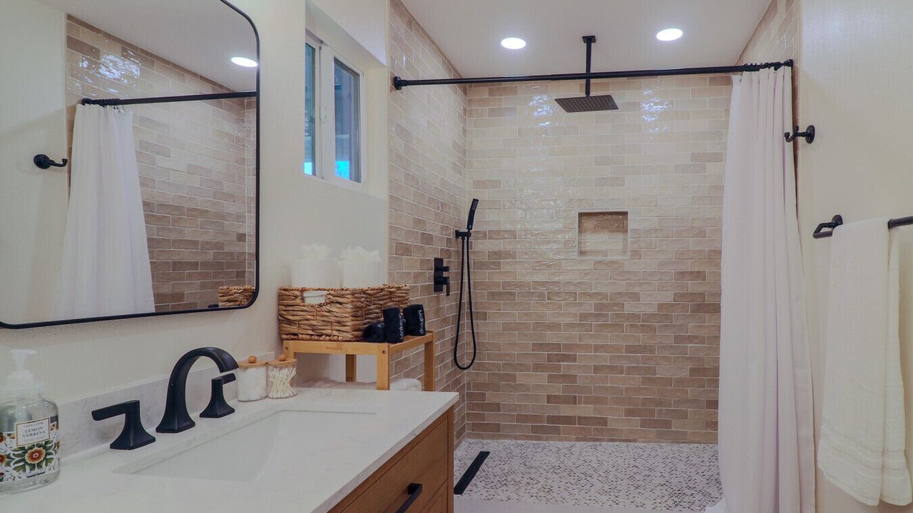 Photo of Bathroom in Manchaca