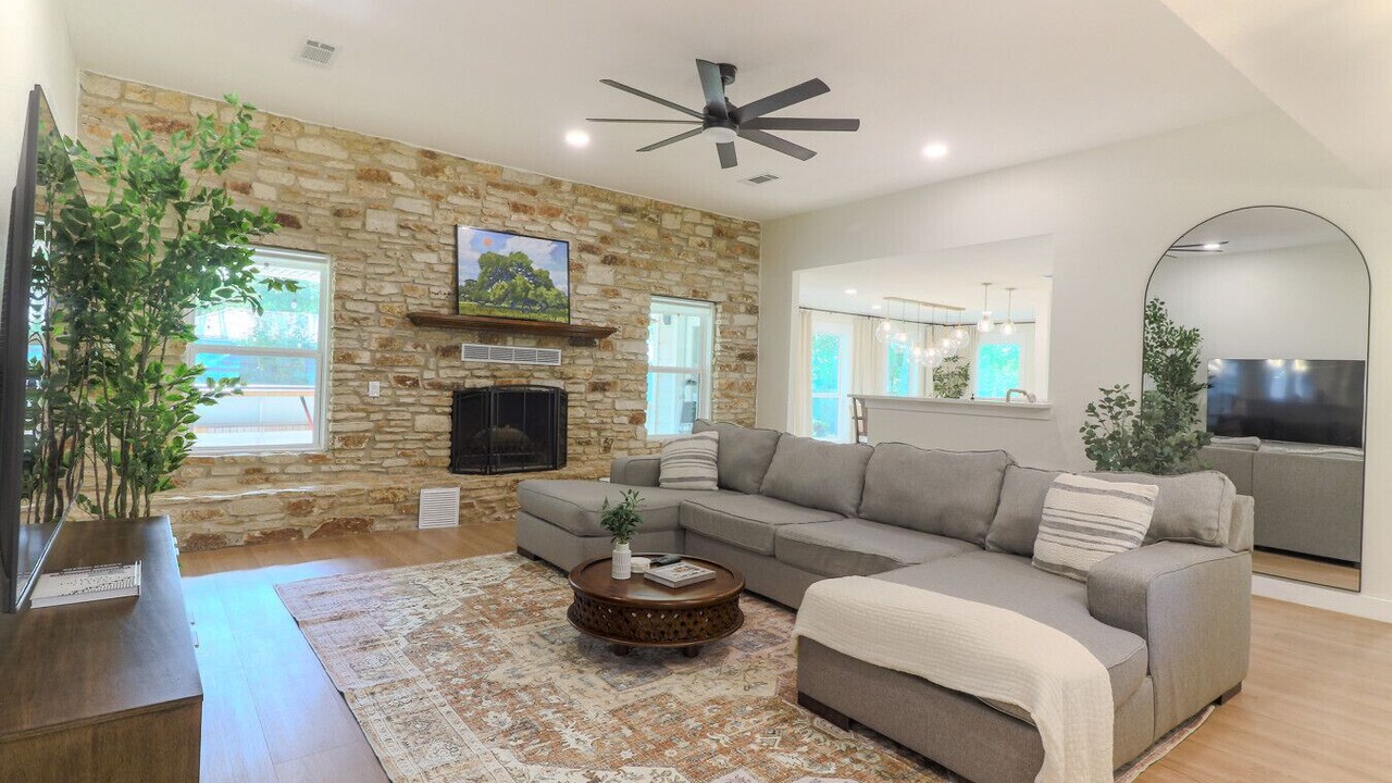 Photo of Livingroom in Manchaca