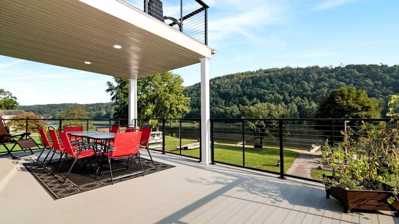 Photo of Outdoor in Huey