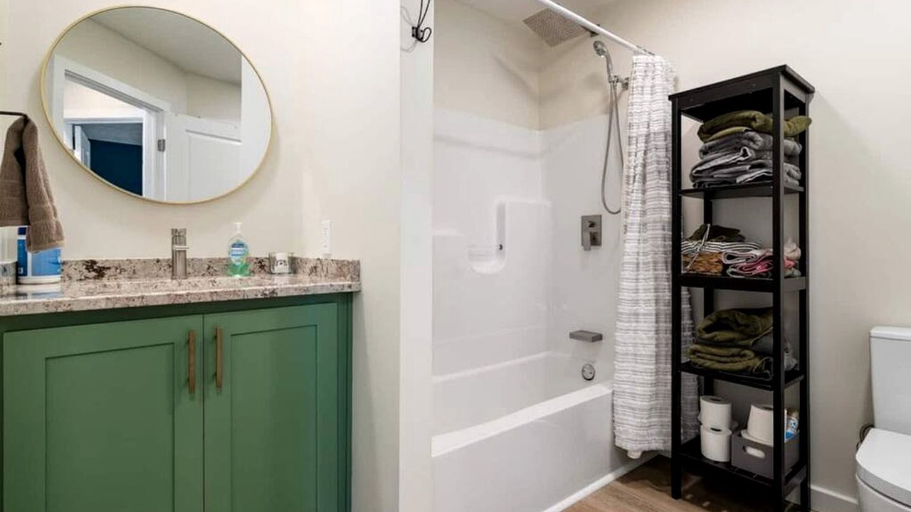 Photo of Bathroom in Huey