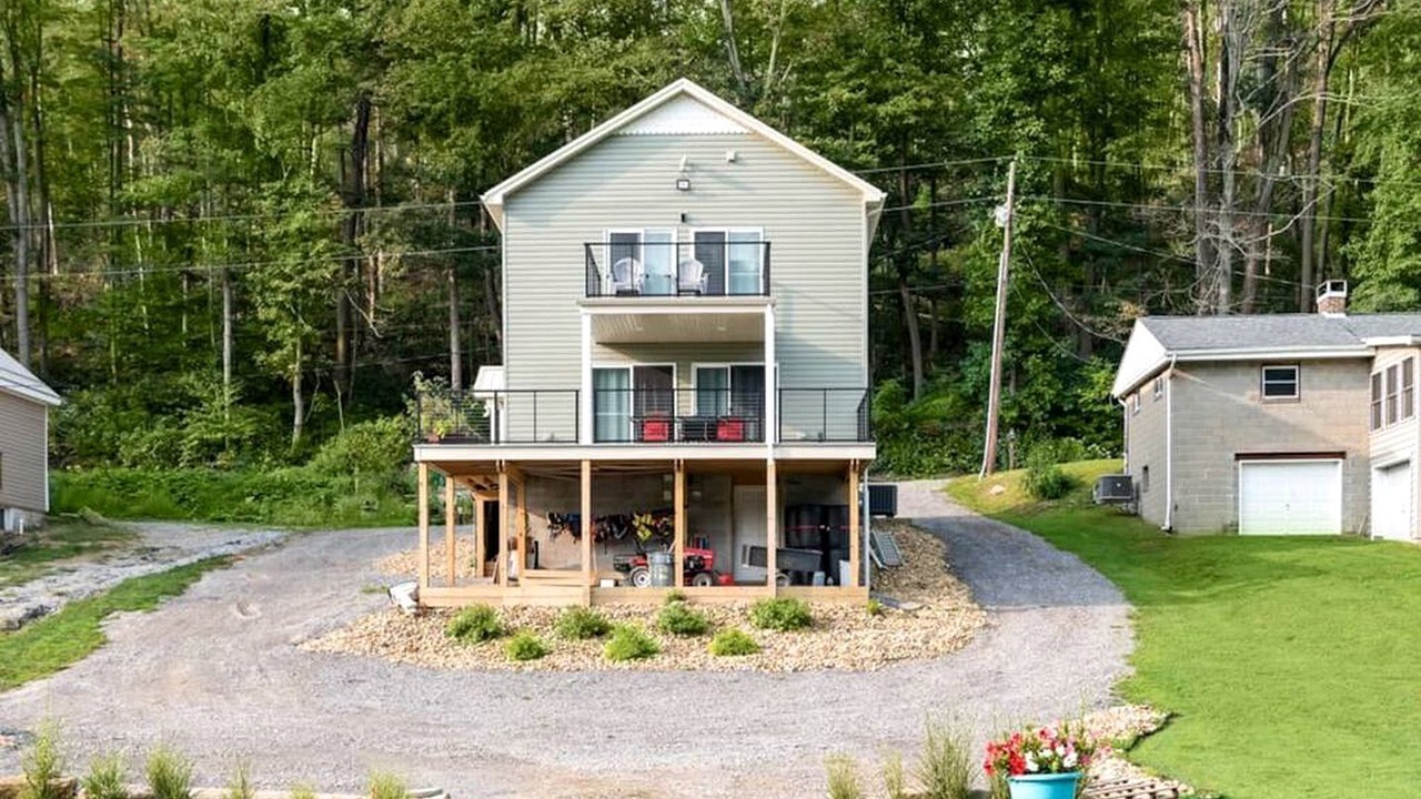 Photo of Outdoor in Huey