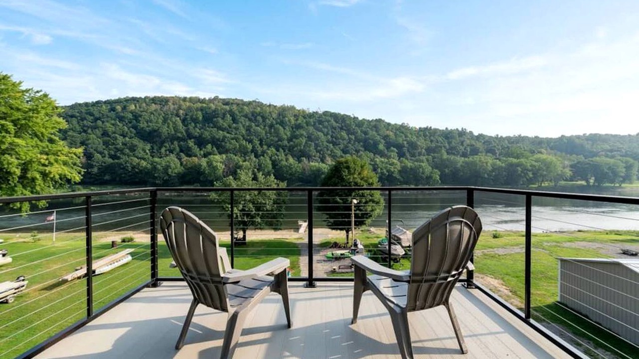 Photo of Outdoor in Huey