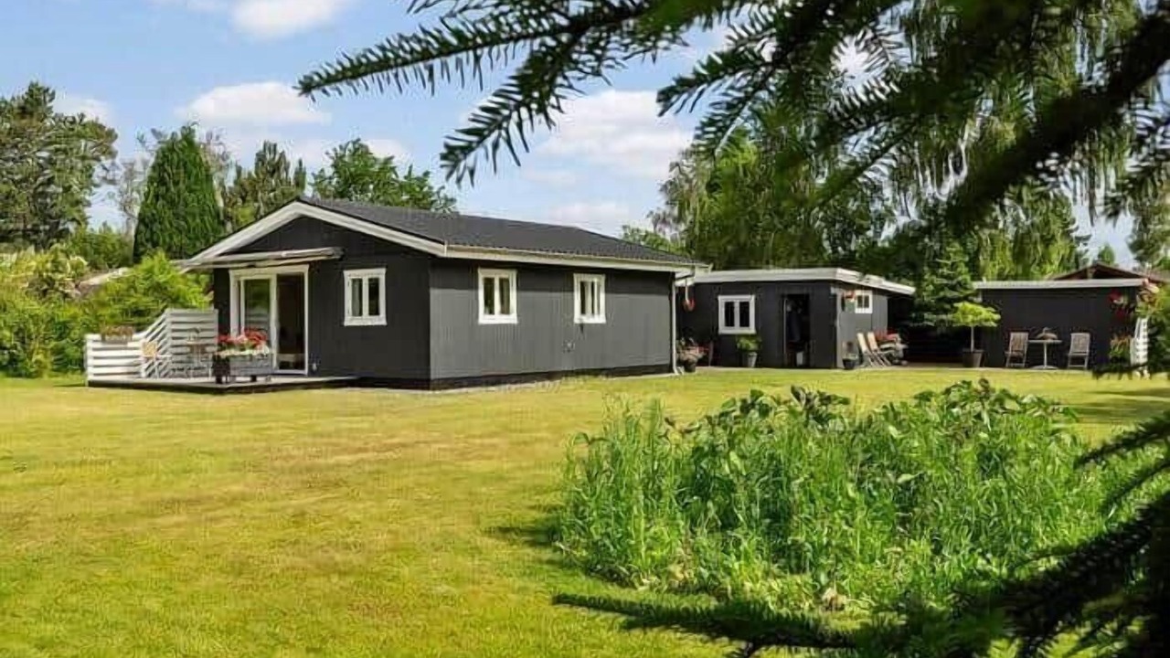 Photo of Outdoor in Bronde