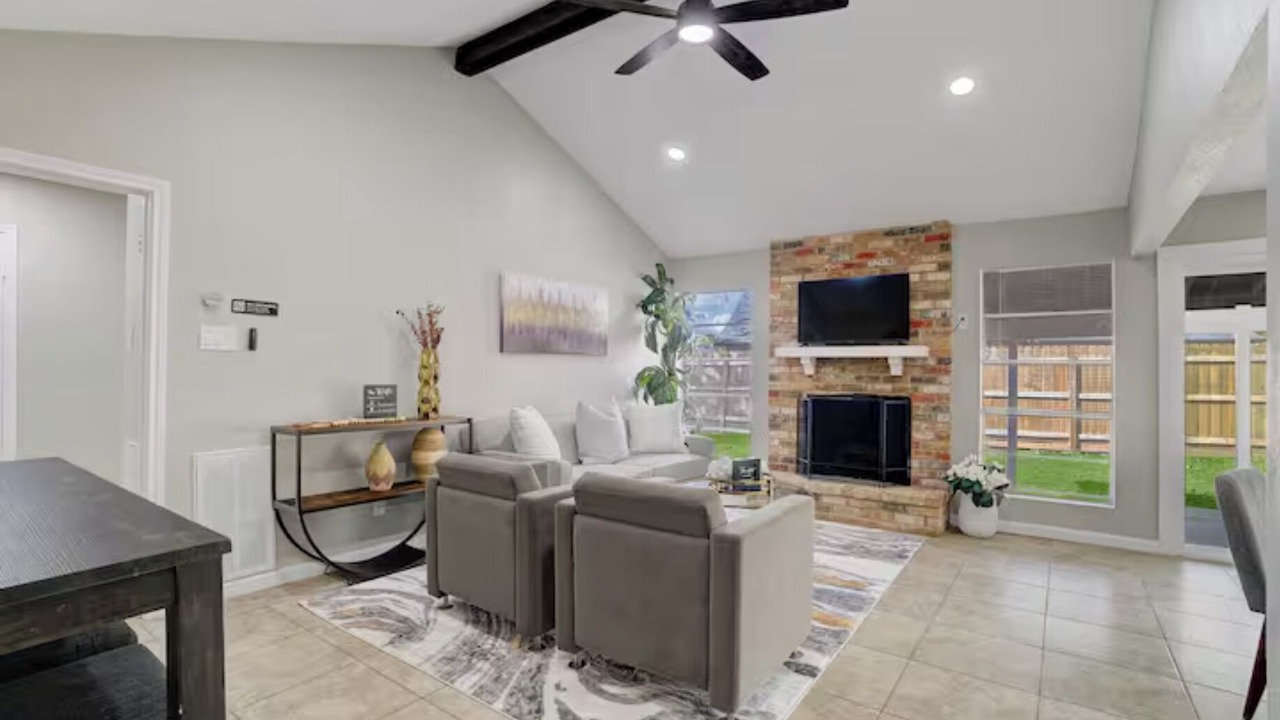 Photo of Livingroom in Spring