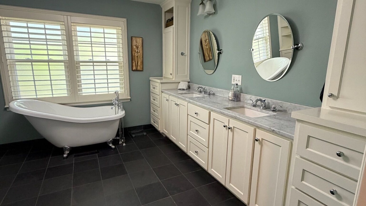 Photo of Bathroom in Leawood