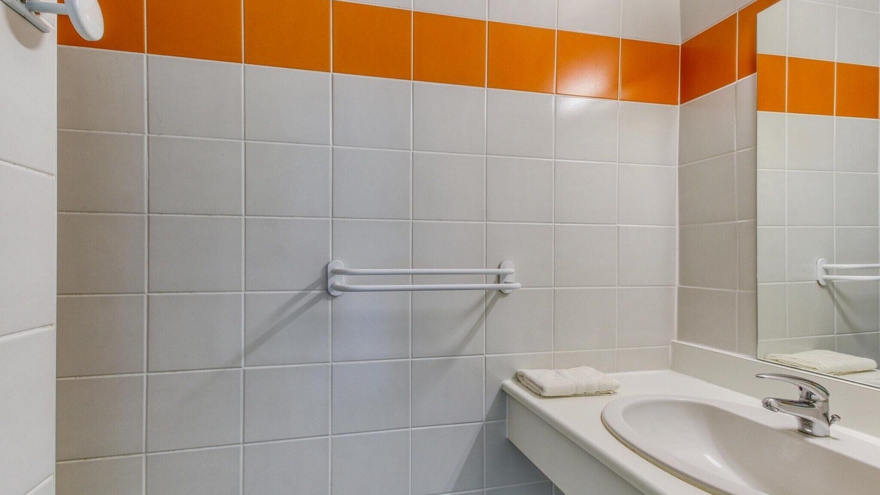 Photo of Bathroom in Miremont