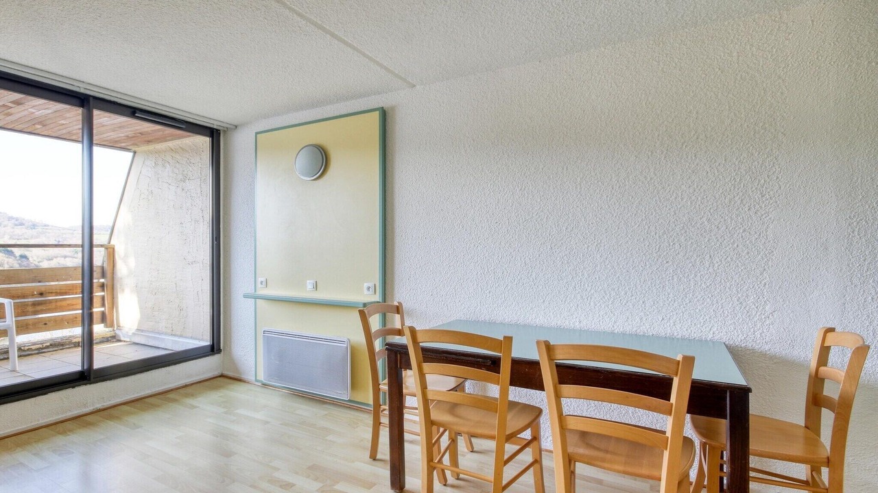 Photo of Livingroom in Miremont
