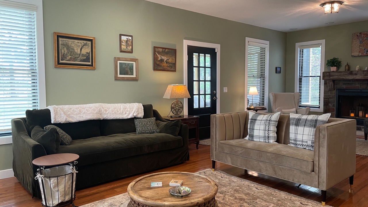 Photo of Livingroom in Culver