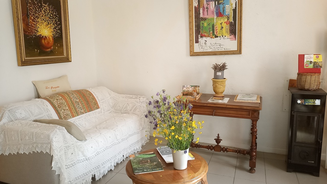 Photo of Livingroom in Molieres-Cavaillac