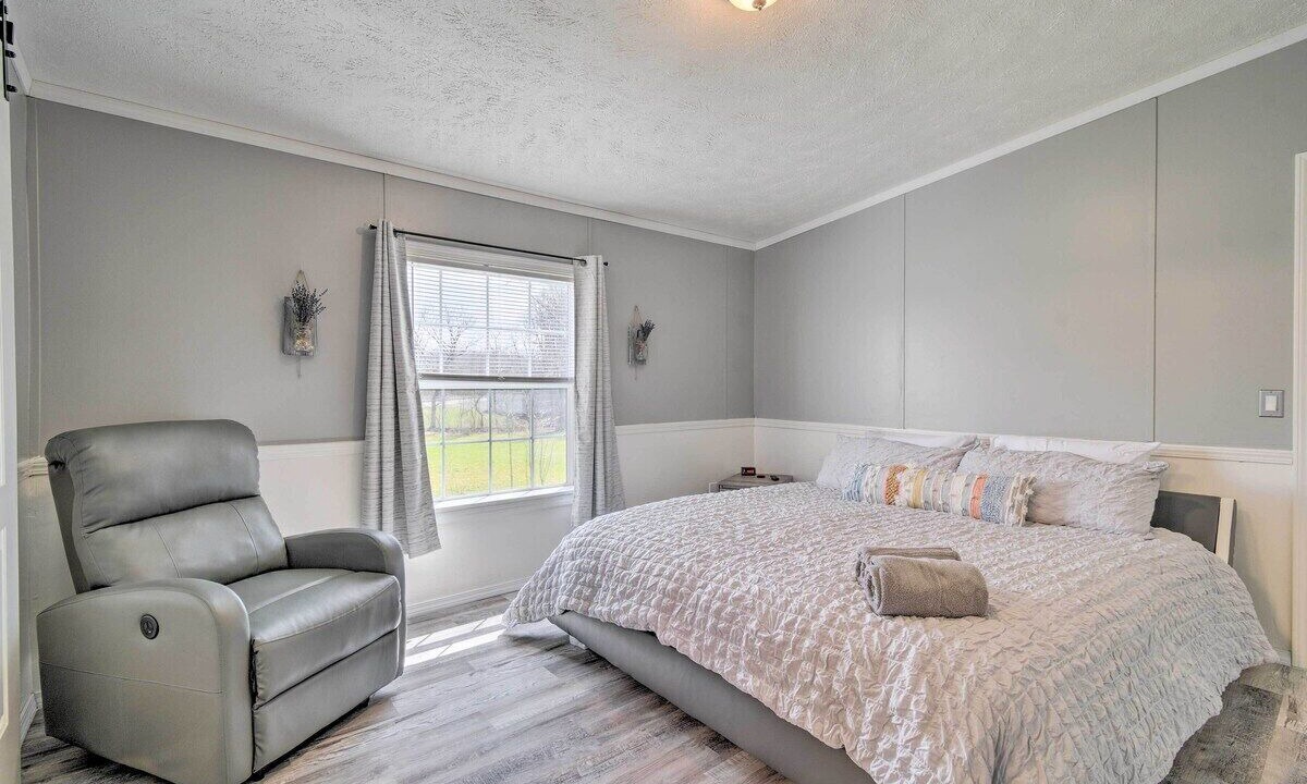 Photo of Bedroom in Seneca Falls