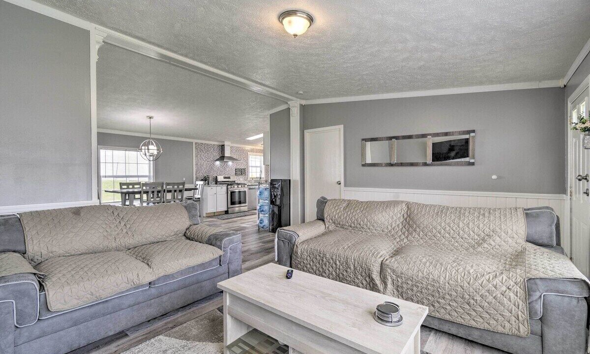 Photo of Livingroom in Seneca Falls