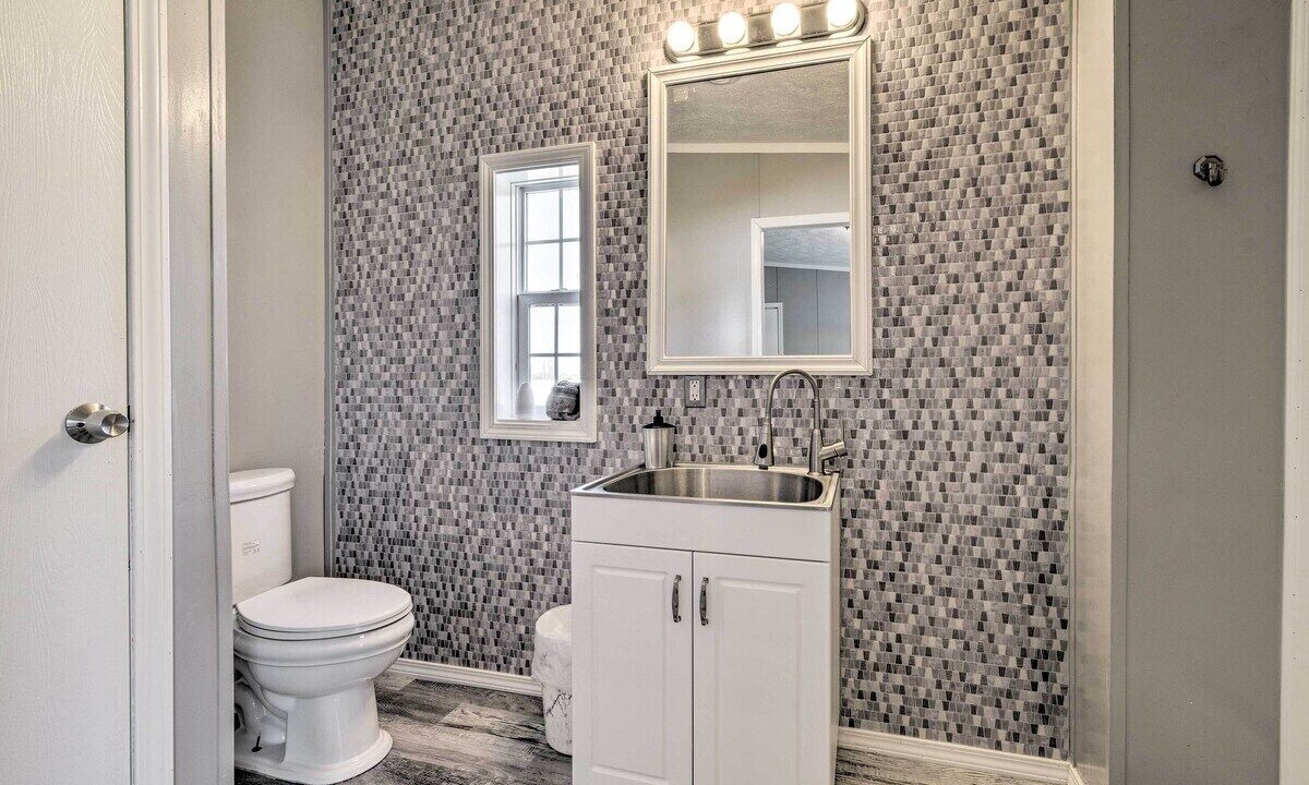 Photo of Bathroom in Seneca Falls
