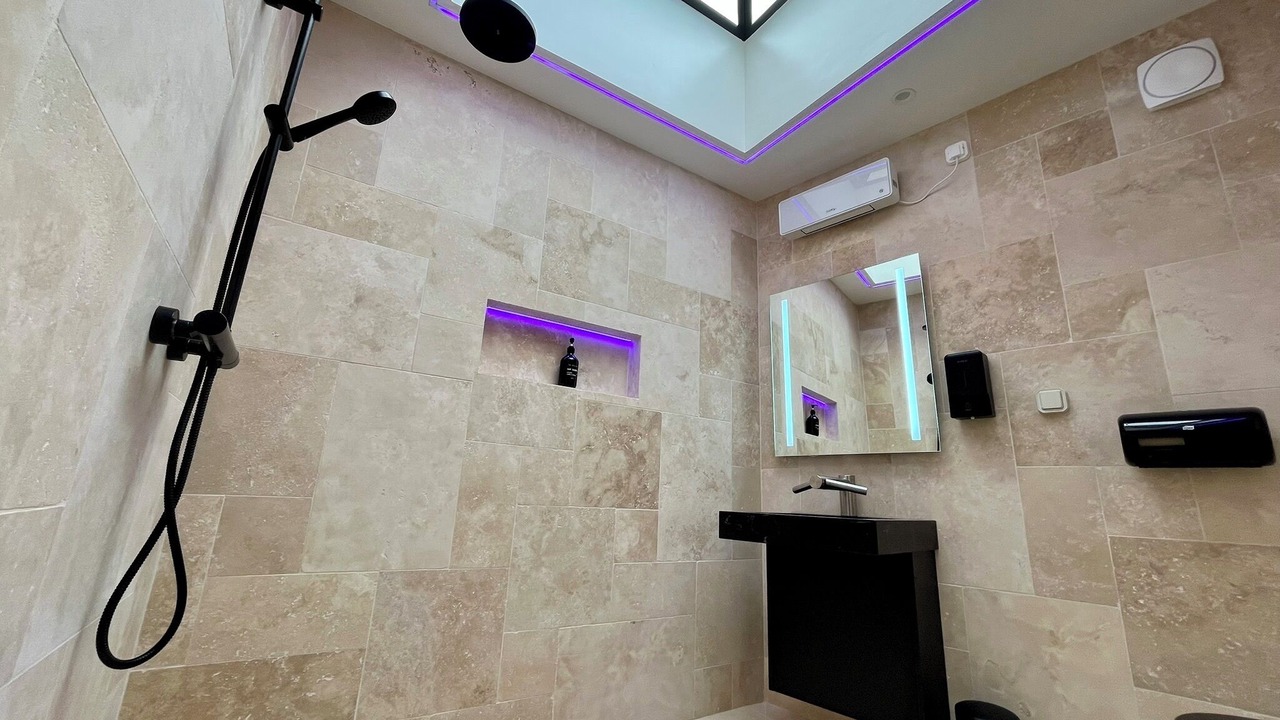 Photo of Bathroom in Leglantiers