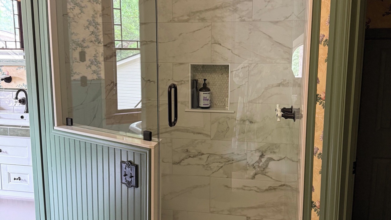 Photo of Bathroom in Whitehouse