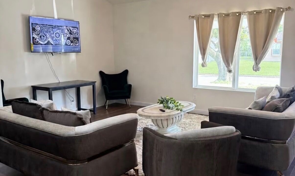 Photo of Livingroom in MacGregor