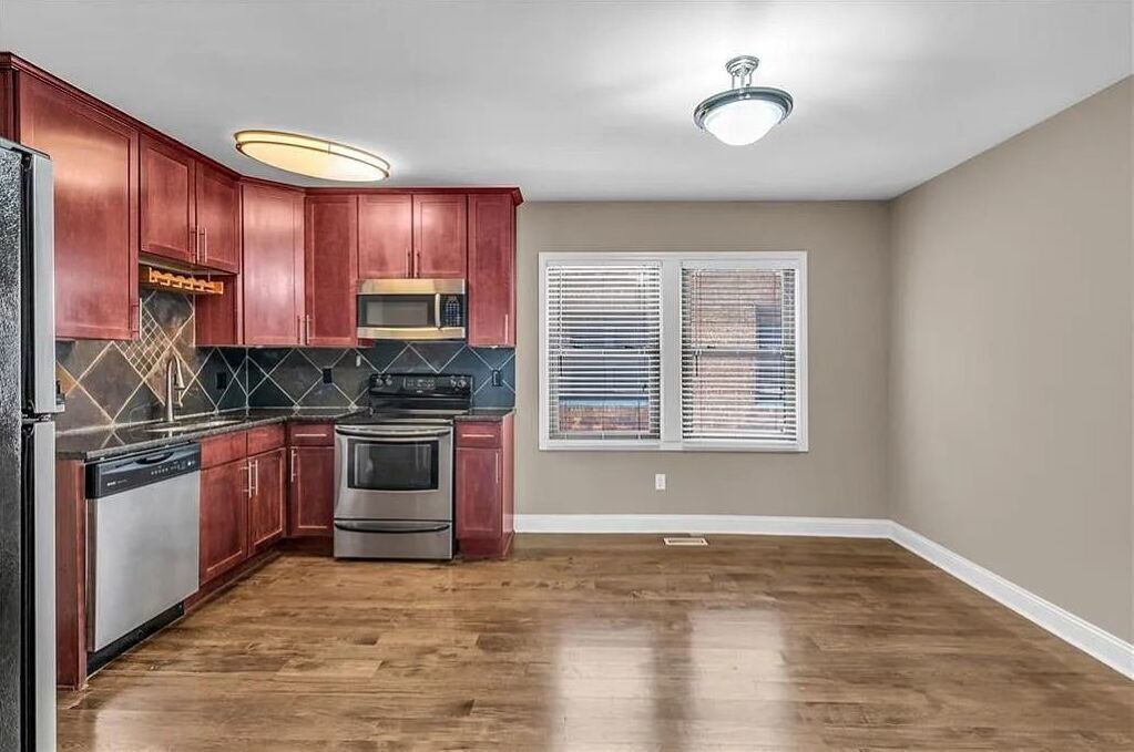Photo of Kitchen in West Plaza