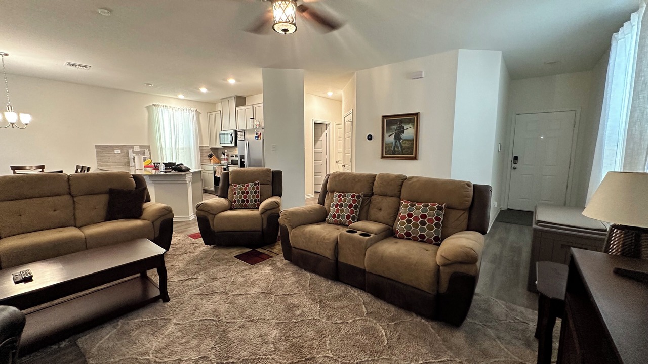Photo of Livingroom in Converse