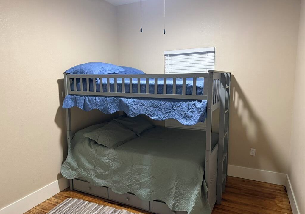 Photo of Bedroom in Shiner