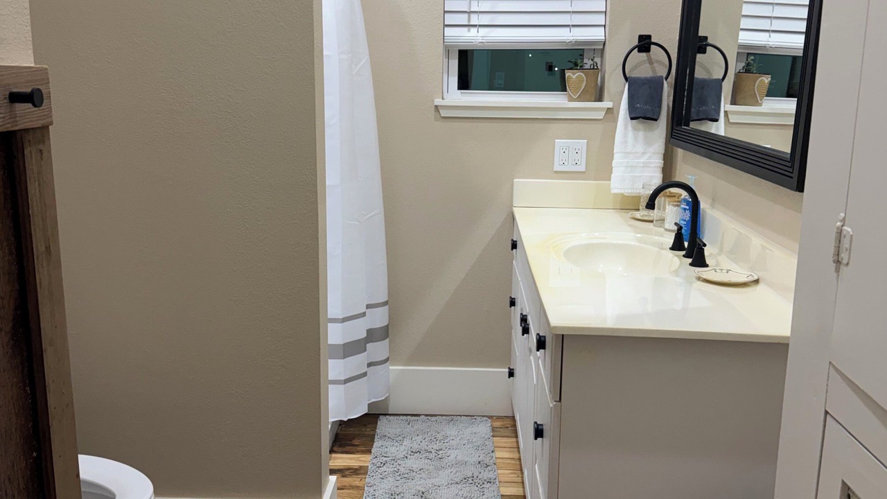 Photo of Bathroom in Shiner