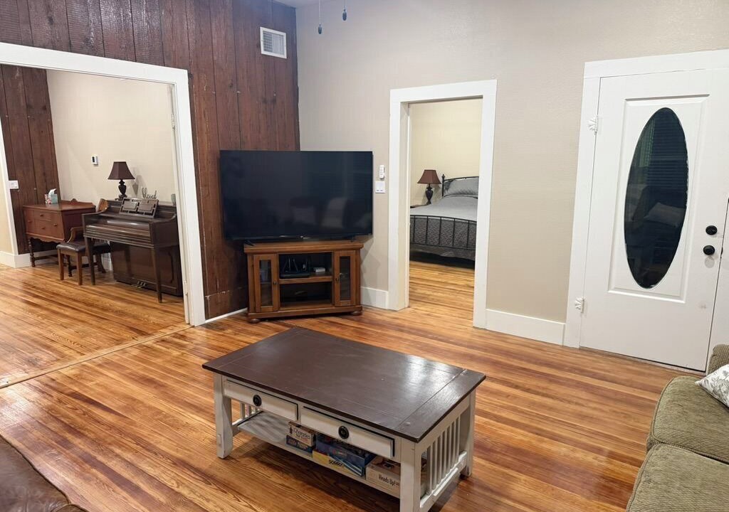 Photo of Bedroom in Shiner