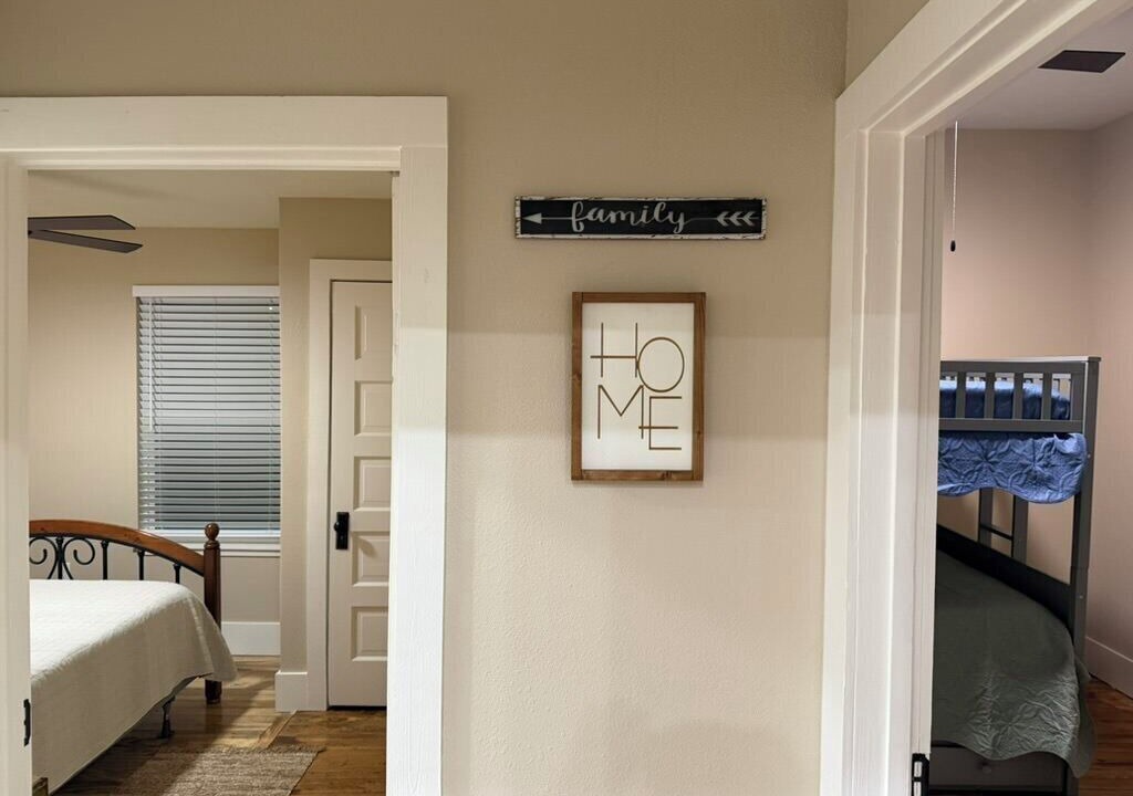 Photo of Bedroom in Shiner