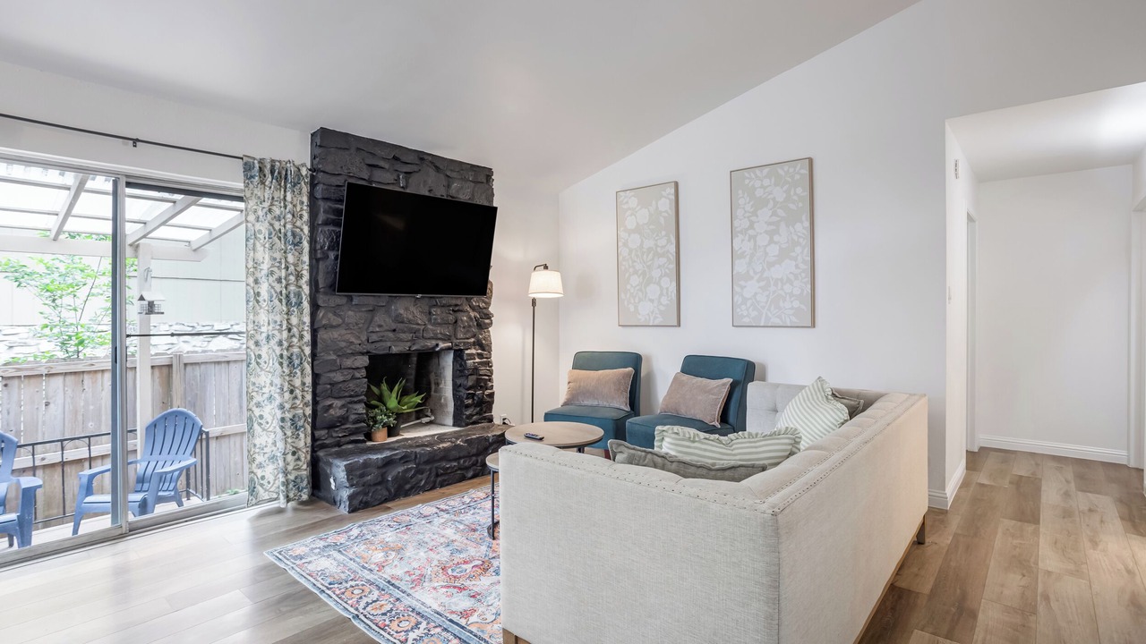 Photo of Livingroom in McNeil