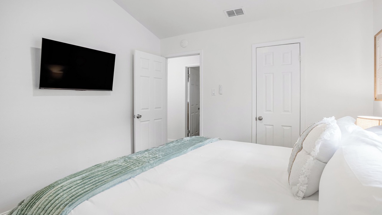 Photo of Bedroom in McNeil